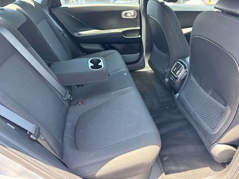 Used 2024 Hyundai Ioniq 6 SE RWD image 19