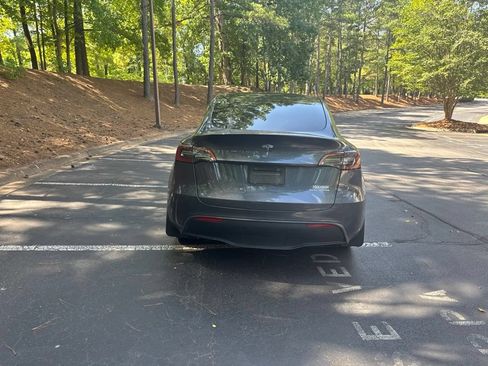 Used 2023 Tesla Model Y Long Range AWD/4WD image 5