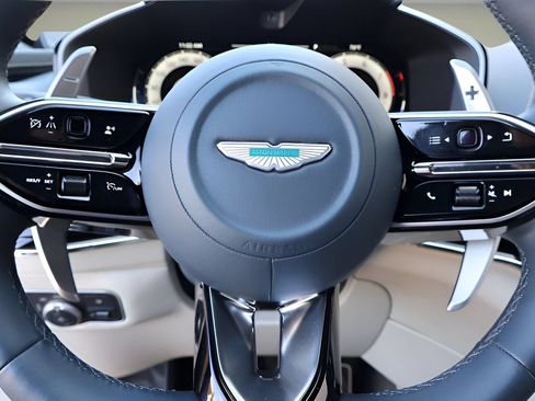 Used 2025 Aston Martin DBX 707 AWD/4WD image 24