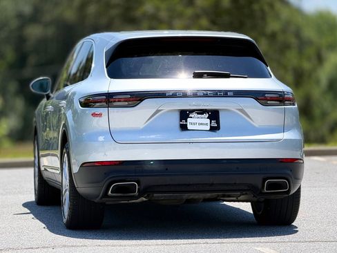 Used 2020 Porsche Cayenne AWD/4WD image 5