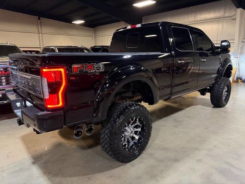 Used 2019 Ford F250 Platinum w/ Platinum Ultimate Package image 14