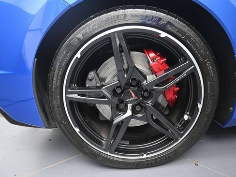 Used 2022 Chevrolet Corvette Stingray Premium Conv w/ Z51 Performance Package RWD image 46
