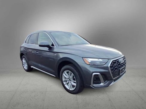 Certified 2023 Audi Q5 2.0T Premium w/ Convenience Package image 2