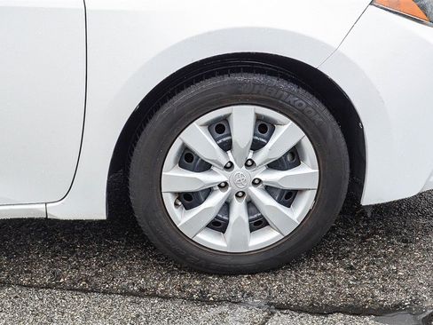 Used 2015 Toyota Corolla LE image 10