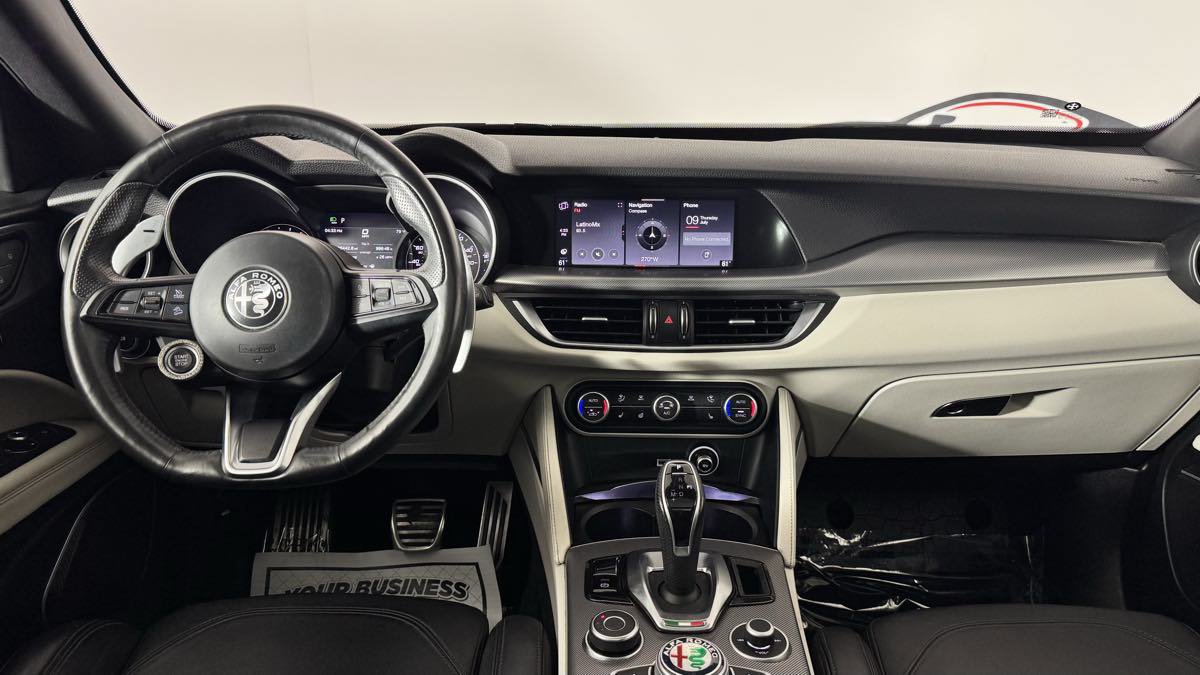 Used 2020 Alfa Romeo Stelvio Ti Sport w/ Quick Order Package 22S Sport AWD/4WD image 33
