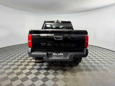Used 2025 Toyota Tacoma SR image 8