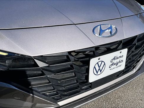 Used 2023 Hyundai Elantra SEL w/ Convenience Package image 31