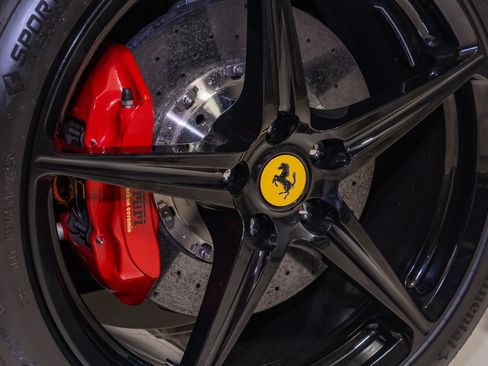 Used 2010 Ferrari 458 Italia Coupe RWD image 38