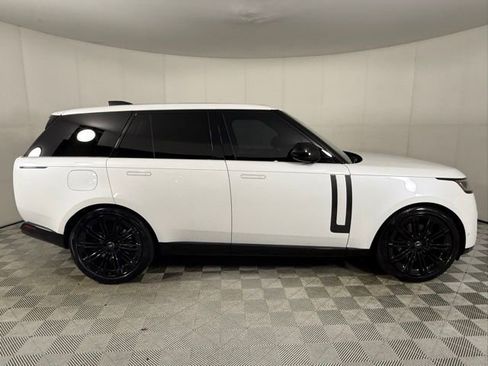 Used 2024 Land Rover Range Rover SE AWD/4WD image 9