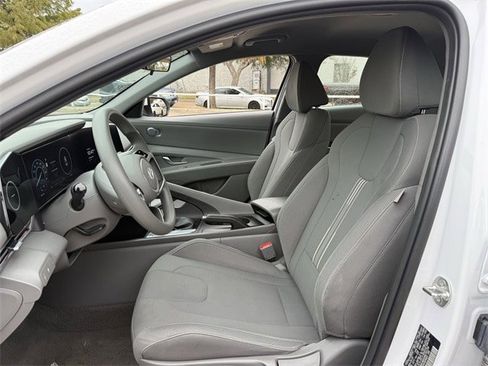 Used 2024 Hyundai Elantra SEL image 23