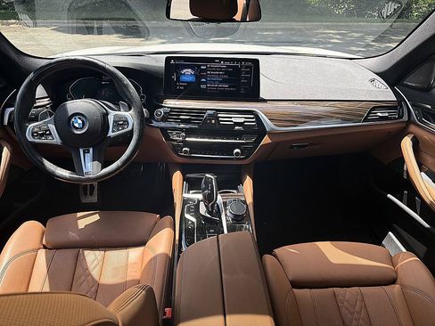 Used 2023 BMW 530e xDrive w/ Premium Package AWD/4WD image 19