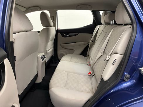 Certified 2022 Nissan Rogue Sport SV FWD image 16
