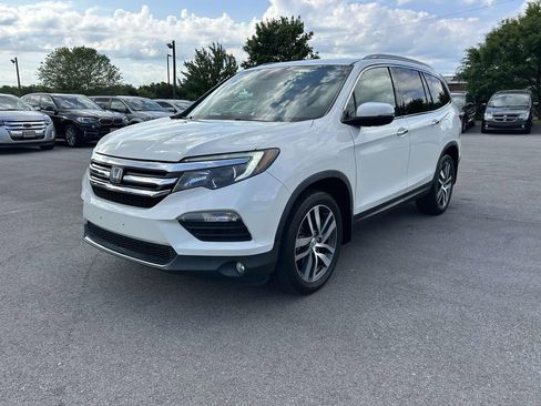 Used 2017 Honda Pilot Touring image 7