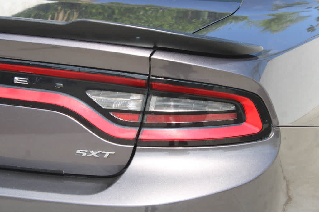 Used 2018 Dodge Charger SXT Plus RWD image 7