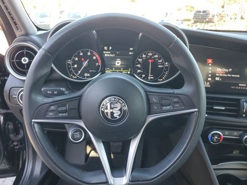 Used 2019 Alfa Romeo Giulia Sport w/ Nero Edizione image 28