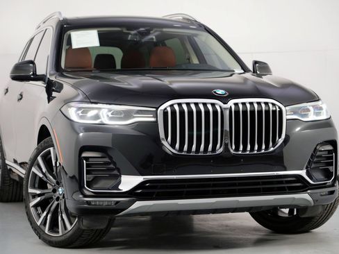 Used 2022 BMW X7 xDrive40i w/ Premium Package image 4