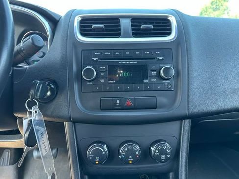 Used 2013 Dodge Avenger SXT FWD image 9