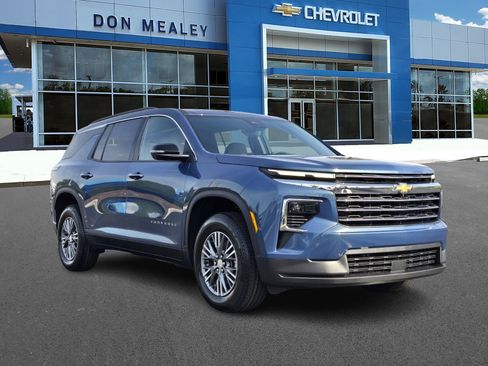 New 2026 Chevrolet Traverse LT image 1