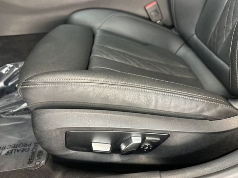 Used 2021 BMW 530i w/ Convenience Package RWD image 14