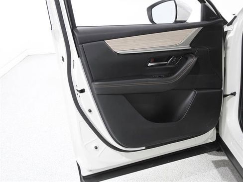 Certified 2024 MAZDA CX-90 Plug-In Hybrid w/ Premium Pkg image 4