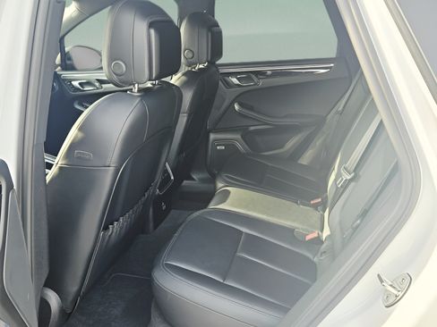 Used 2021 Porsche Macan AWD/4WD image 10