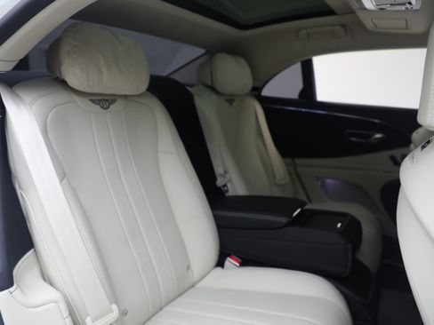 Certified 2024 Bentley Flying Spur Plug-In Hybrid image 31