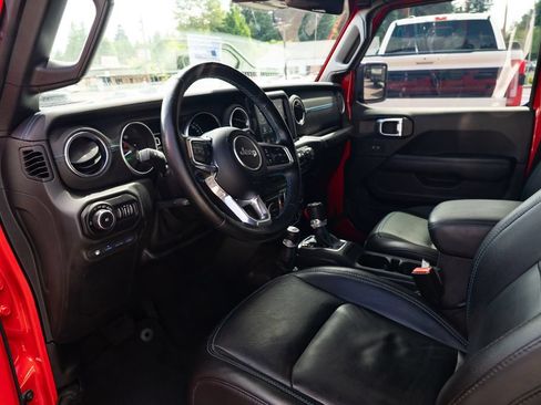 Used 2021 Jeep Wrangler Unlimited Rubicon 4xe w/ Cold Weather Group AWD/4WD image 20