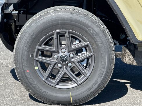 New 2026 Jeep Gladiator Sport image 23