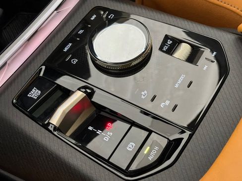 Used 2025 BMW X3 xDrive30i w/ Premium Package image 21