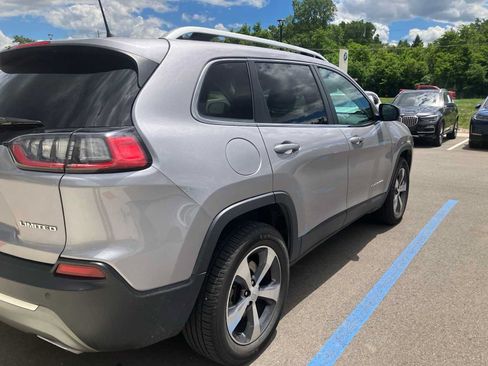 Used 2019 Jeep Cherokee Limited AWD/4WD image 9