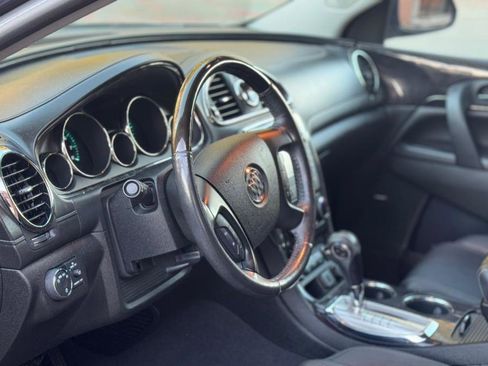 Used 2017 Buick Enclave Leather image 9
