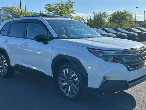 Certified 2025 Subaru Forester Touring AWD/4WD image 4
