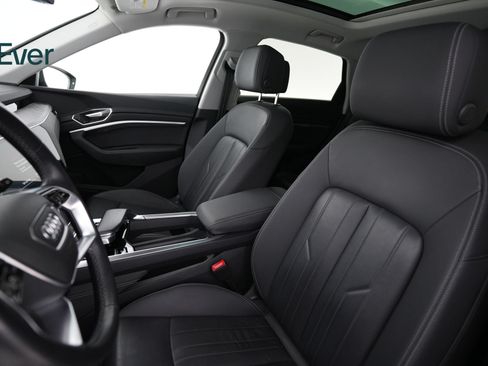 Used 2024 Audi Q8 e-tron Premium AWD/4WD image 4