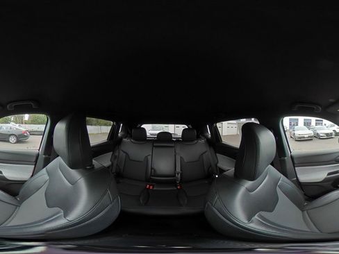 Used 2025 Jeep Compass Latitude image 42