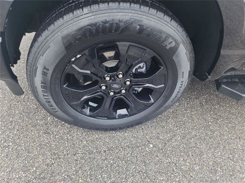 Used 2022 Ford F150 Lariat w/ Equipment Group 502A High image 11