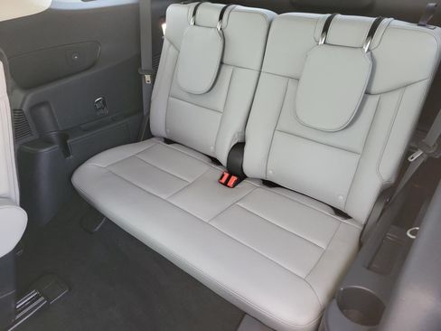 Used 2026 Ford Explorer Active w/ Active Comfort Package RWD image 19
