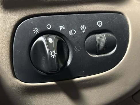 Used 2002 Ford F150 XLT AWD/4WD image 17