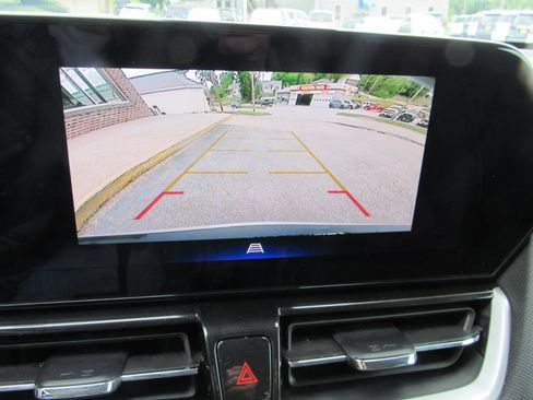 Used 2025 Chevrolet TrailBlazer LT AWD/4WD image 23