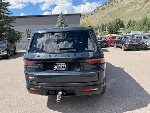 Used 2023 Jeep Wagoneer Series II AWD/4WD image 12