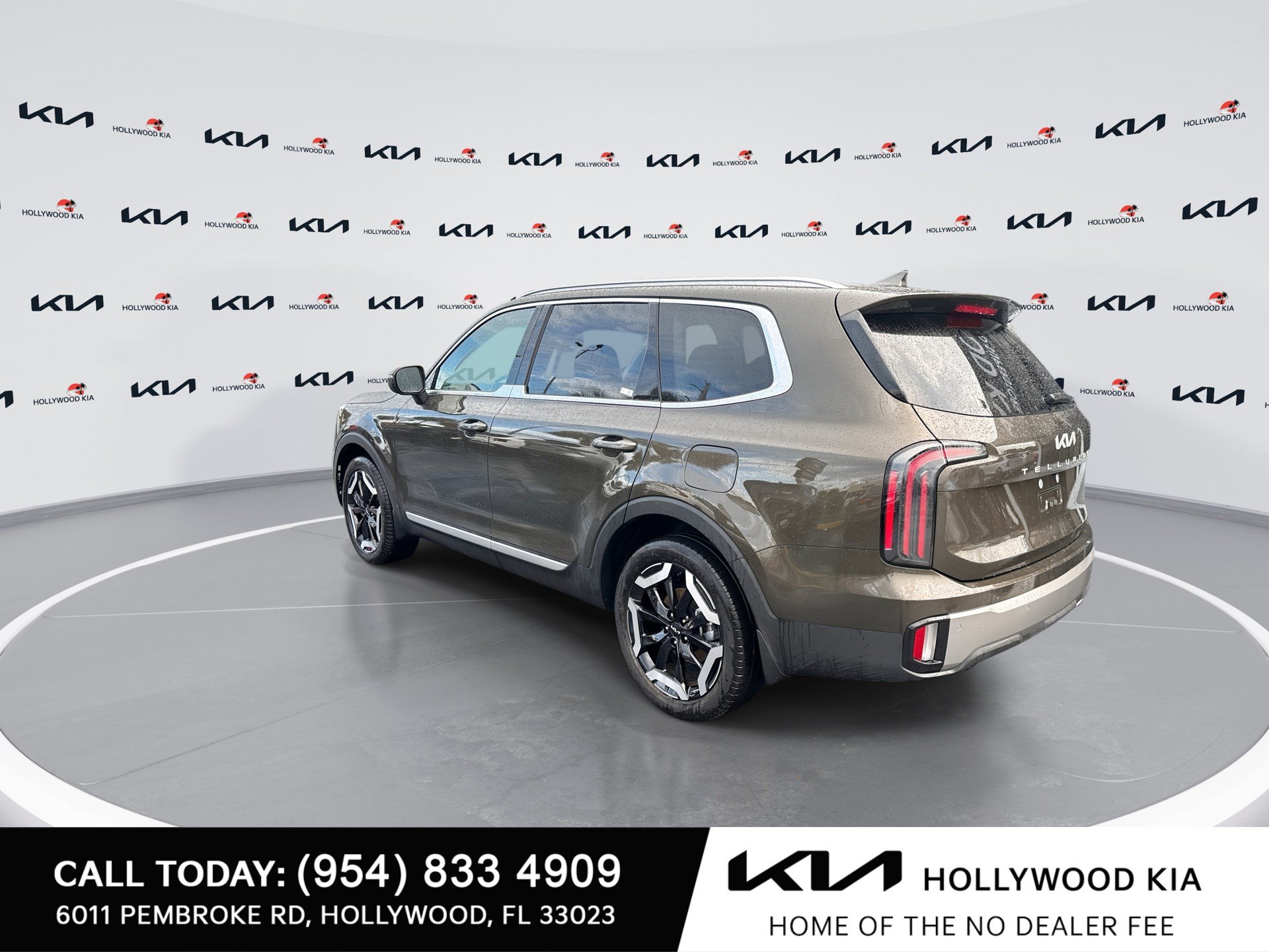 Used 2025 Kia Telluride EX FWD image 6