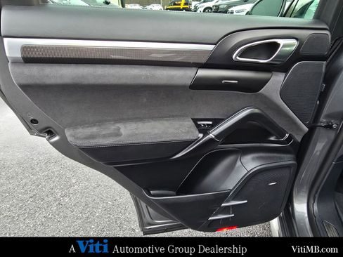 Used 2018 Porsche Cayenne GTS image 21