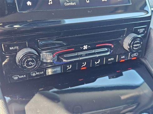 Used 2023 Jeep Grand Cherokee L Laredo image 23