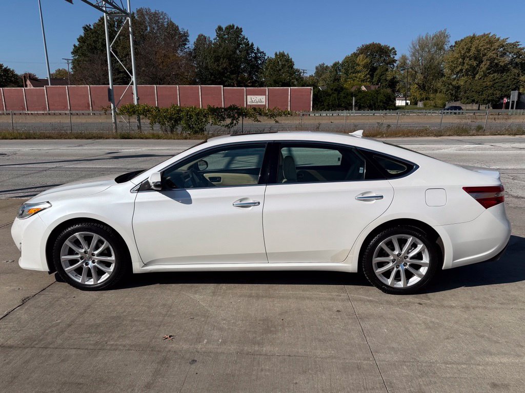 Used 2014 Toyota Avalon Limited FWD image 11