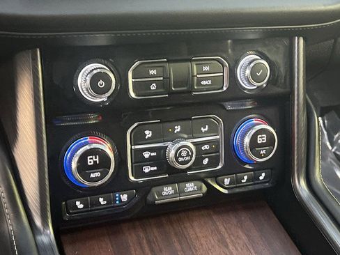 Used 2024 GMC Yukon XL Denali Ultimate image 18