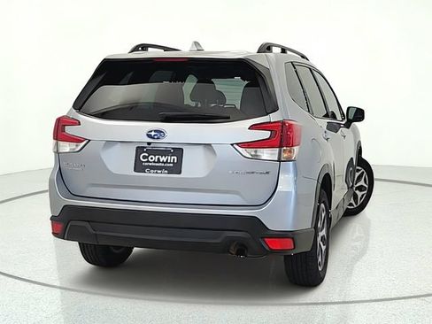 Used 2023 Subaru Forester Premium AWD/4WD image 5
