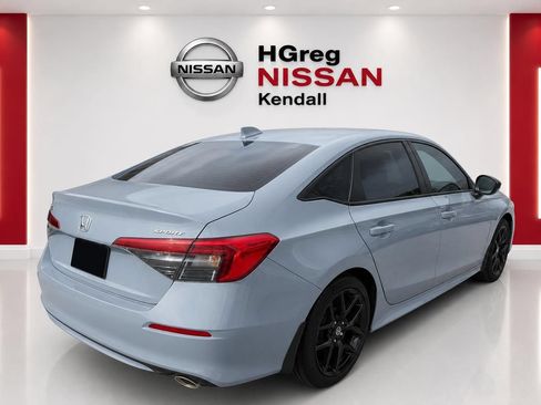 Used 2023 Honda Civic Sport image 4