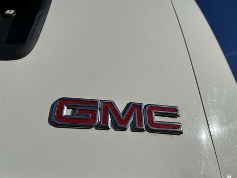 Used 2015 GMC Savana 2500 image 9