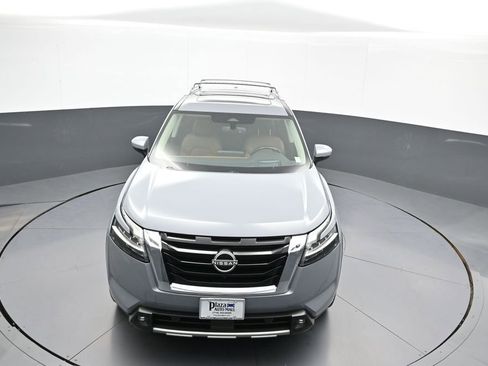 Used 2022 Nissan Pathfinder Platinum w/ Cargo Package image 37