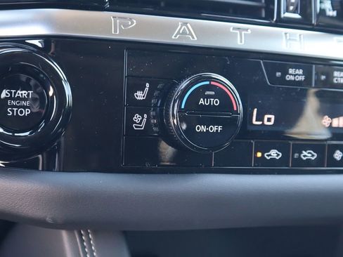 New 2026 Nissan Pathfinder Platinum w/ Cargo Package image 18