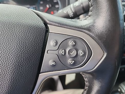 Used 2018 Chevrolet Colorado Z71 AWD/4WD image 14
